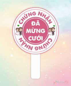 Hashtag cầm tay chứng nhận đã mừng cưới