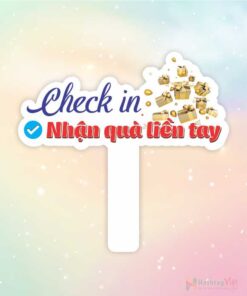 Hashtag cầm tay check in nhận quà liền tay