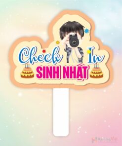 Hashtag cầm tay check in sinh nhật
