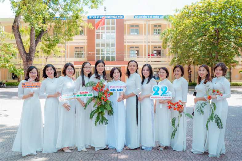Thiết kế hashtag họp lớp