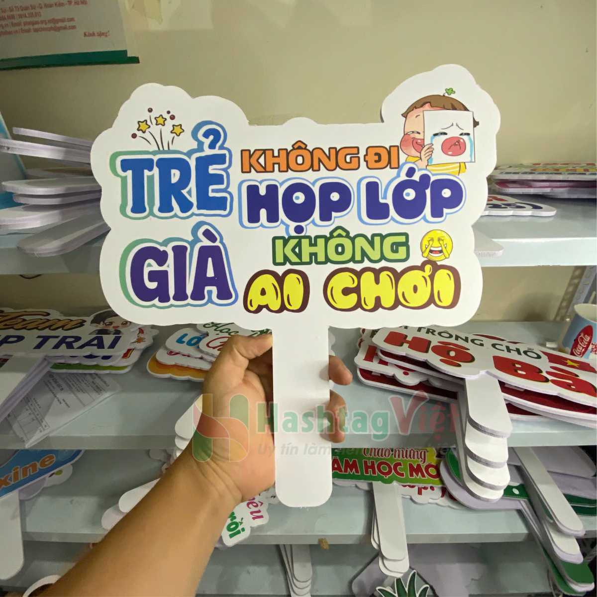 Hashtag trẻ không họp lớp già chẳng ai chơi