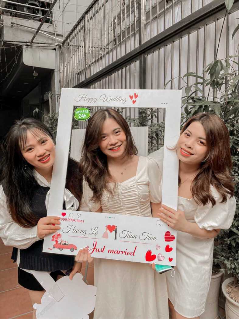 Khung check in đám cưới