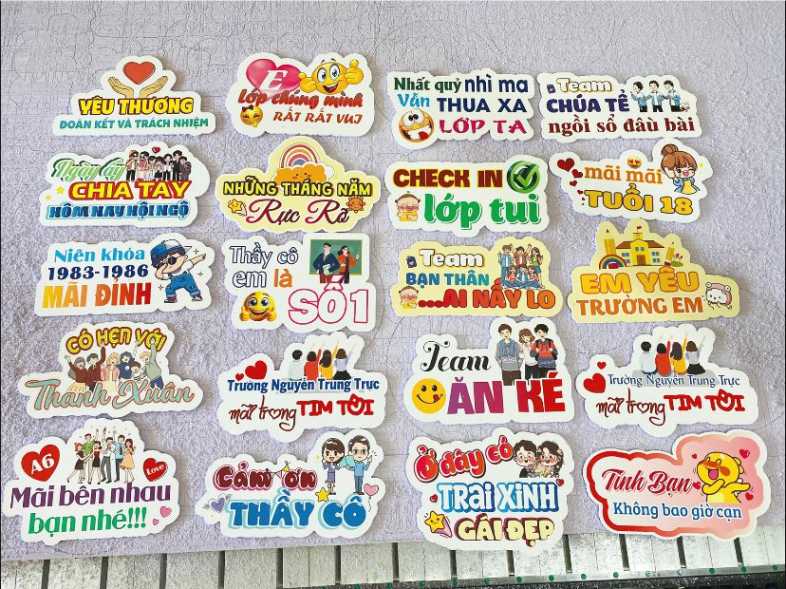Xưởng chuyên in hashtag cầm tay