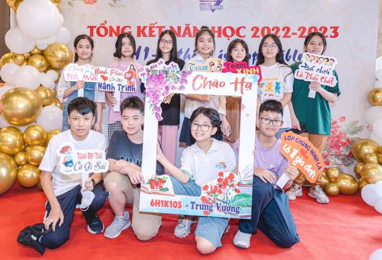 Khung check in họp lớp