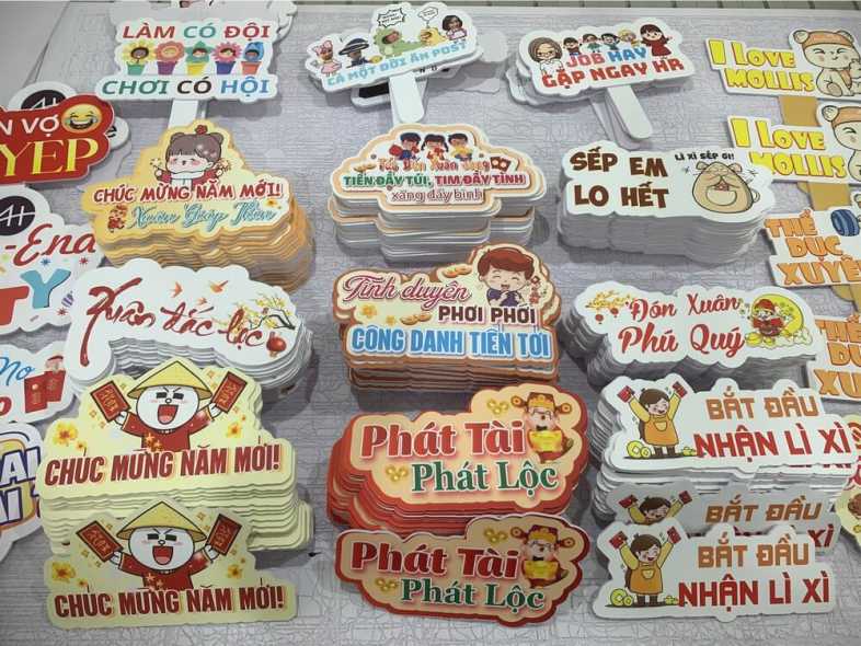 Hashtag Tết cầm tay