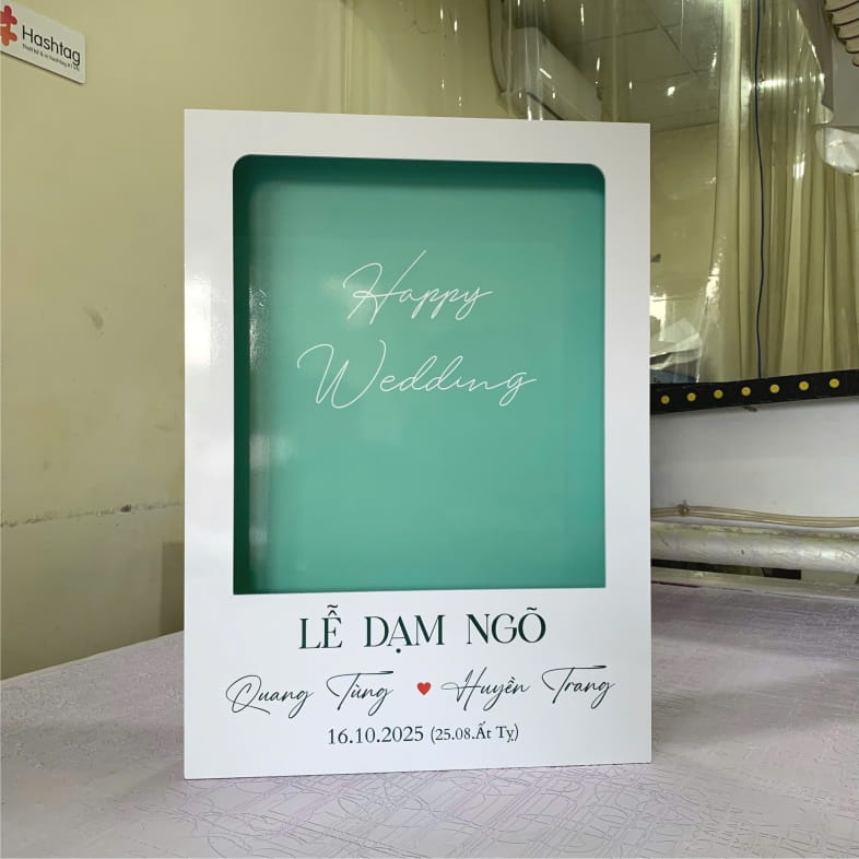 Bảng cưới cắm hoa