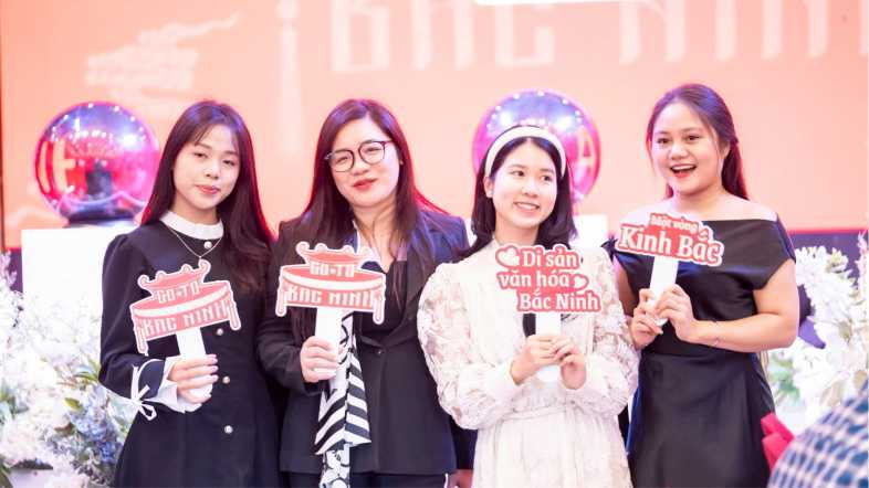 In hashtag cầm tay du lịch