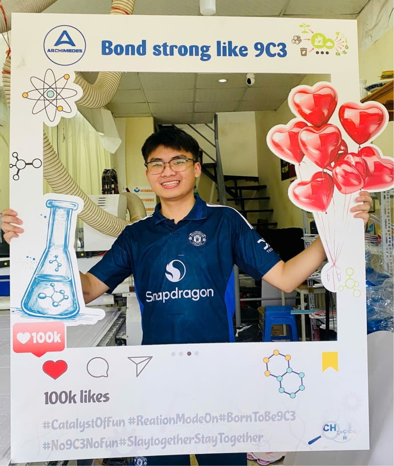 Khung check in trường học