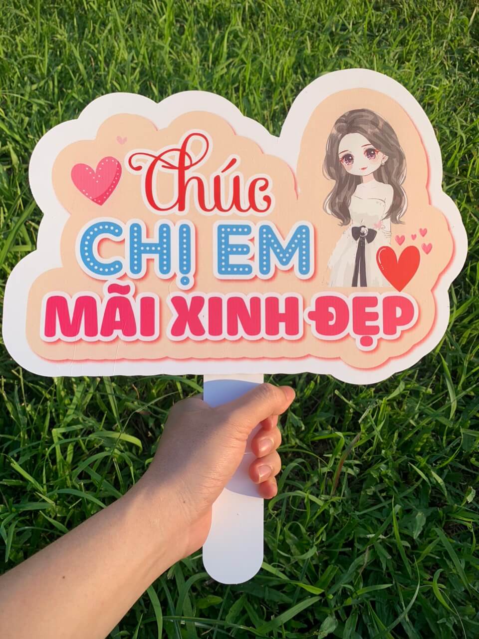 Hashtag cầm tay ngày Quốc Tế Phụ Nữ đẹp