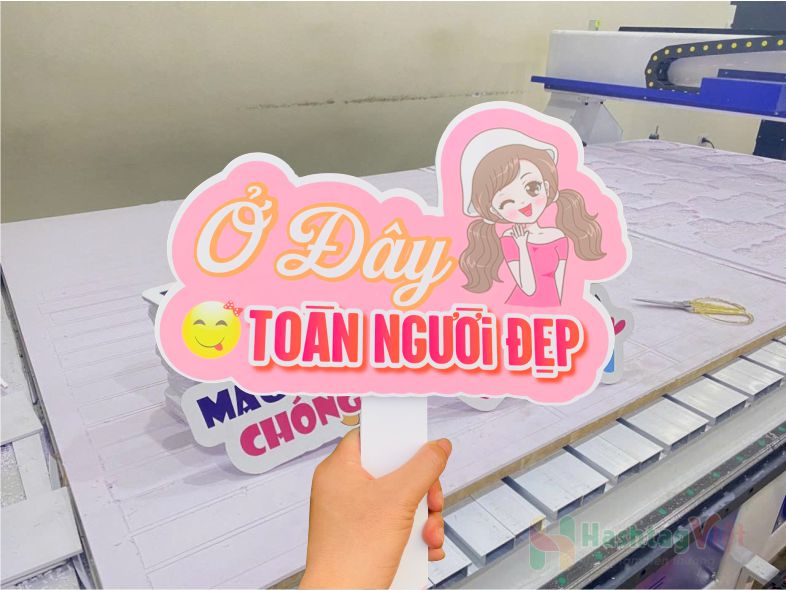 Hashtag ở đây toàn người đẹp