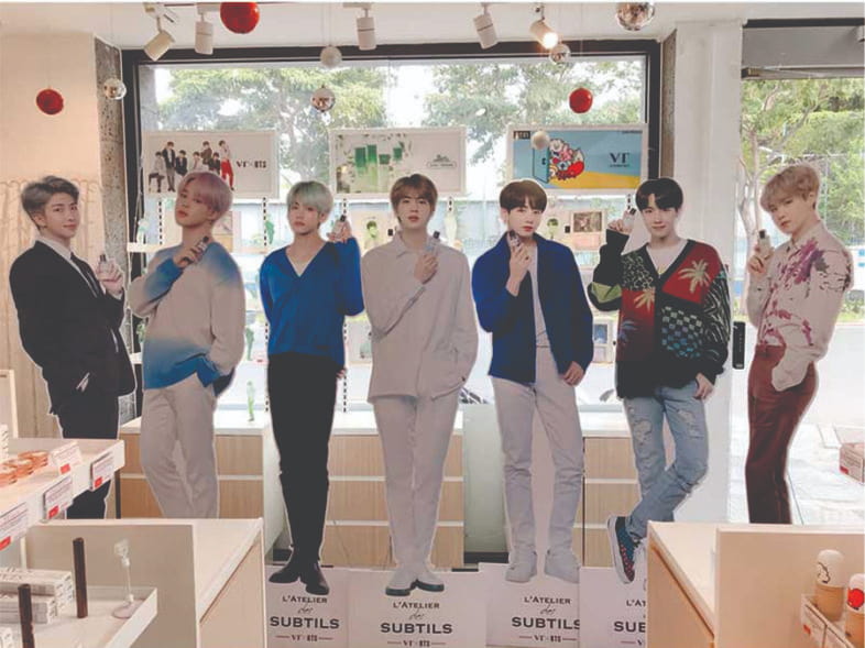 Standee hình người nhóm nhạc BTS