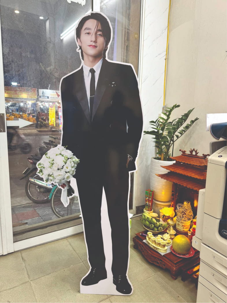 Standee formex ca sĩ Sơn Tùng MTP