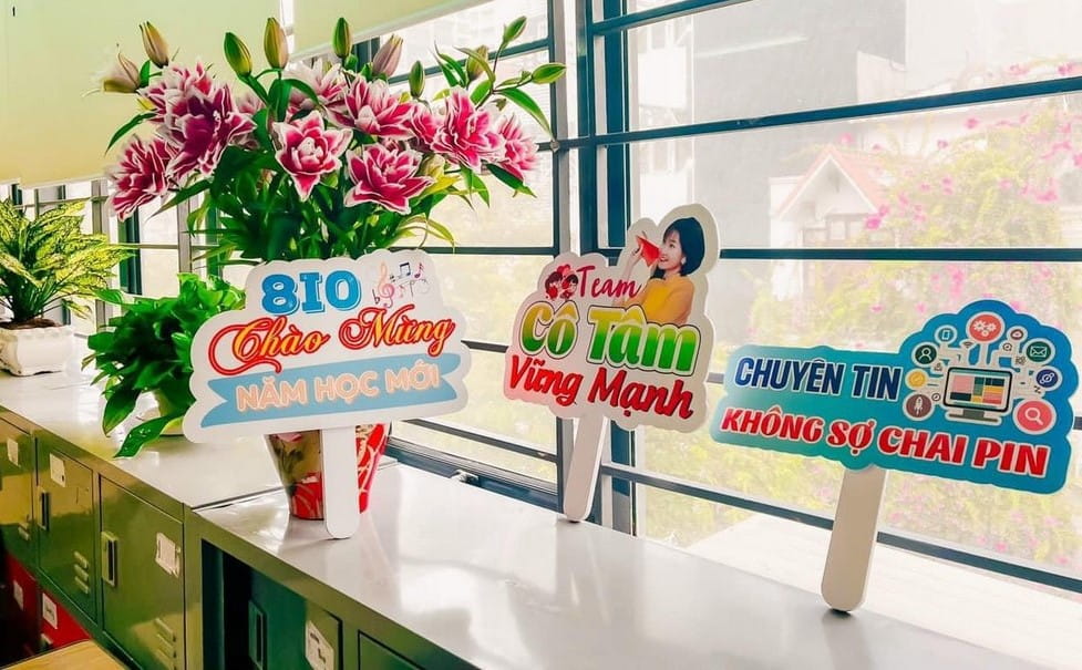 Hashtag cầm tay in lấy ngay