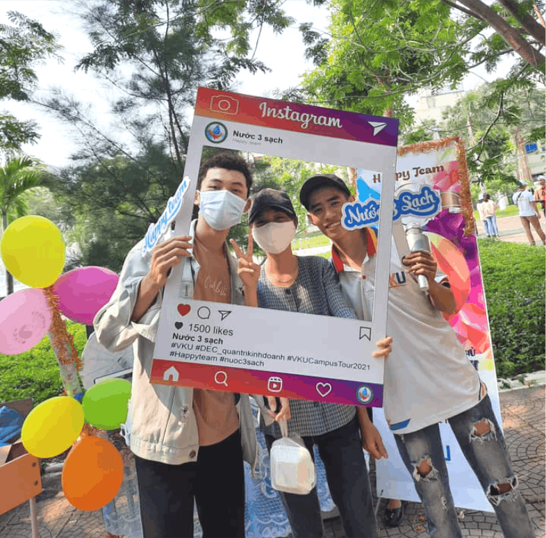 Thiết kế khung Instagram