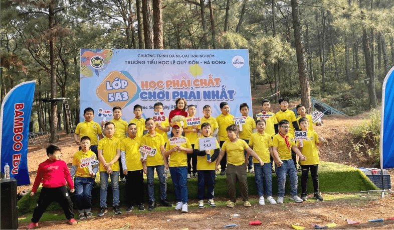 Hashtag Kỷ Yếu, Tốt Nghiệp Cầm Tay