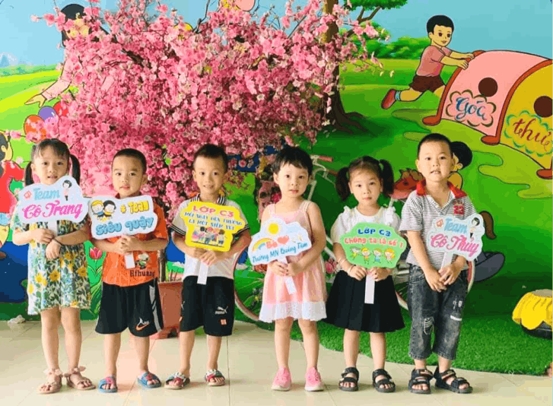 Hashtag Kỷ Yếu Cầm Tay Tốt Nghiệp