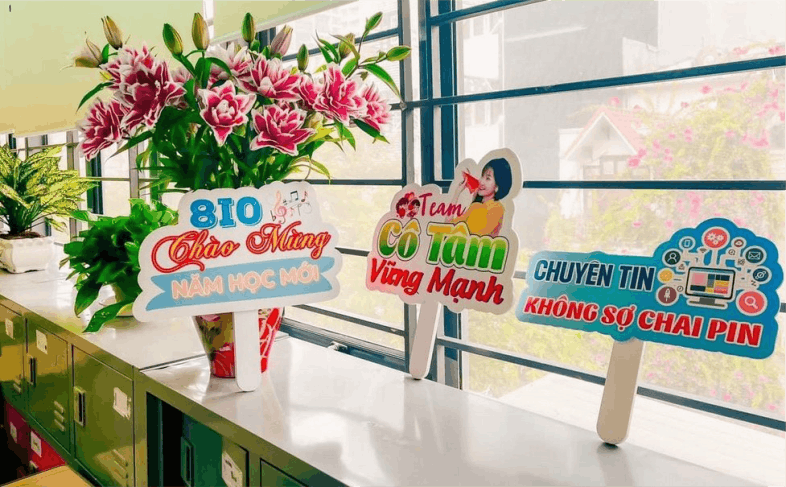 In hashtag cầm tay