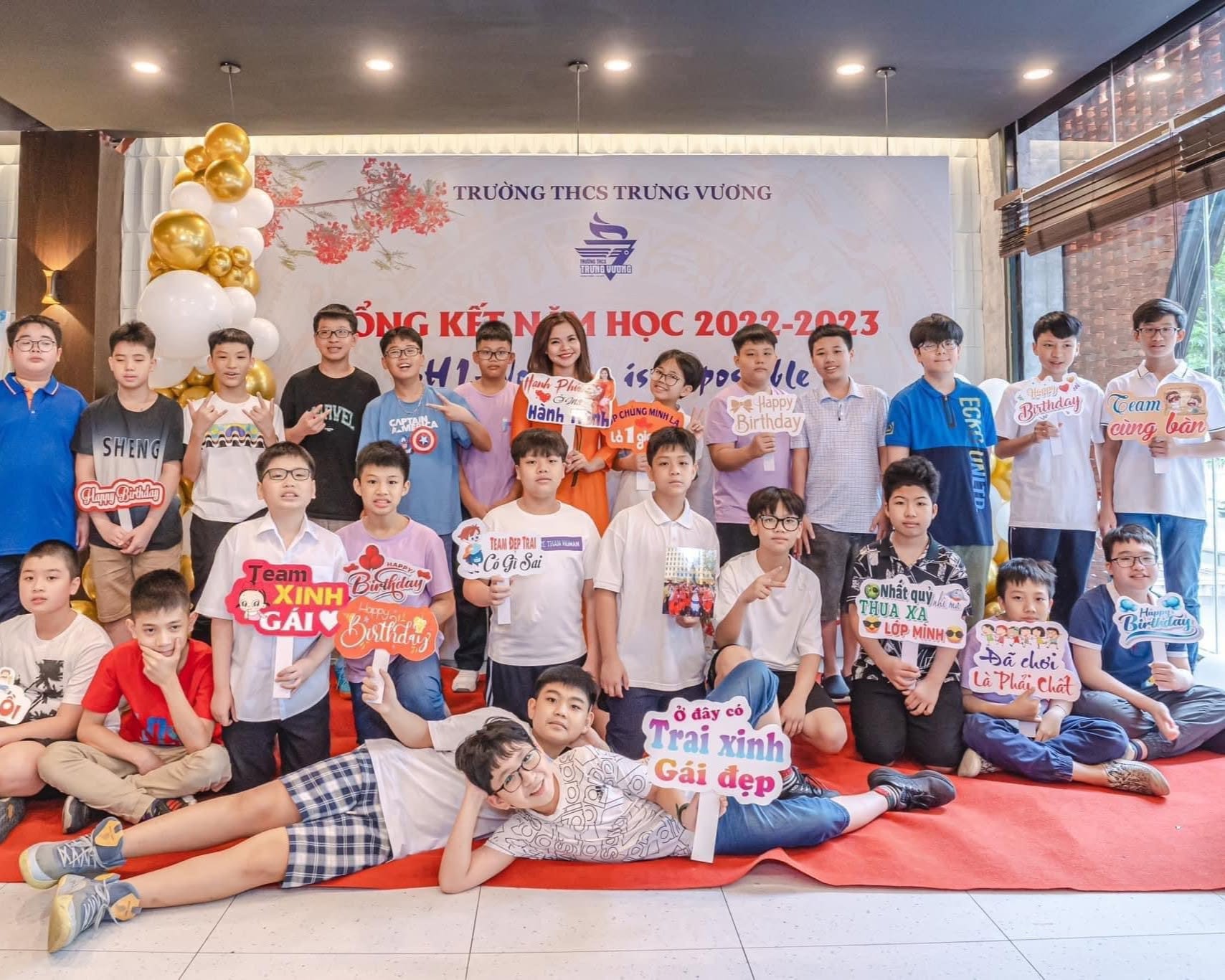 In hashtag khai giảng lấy ngay