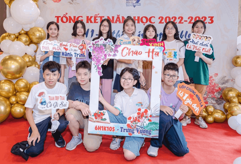 In hashtag khai giảng lấy ngay