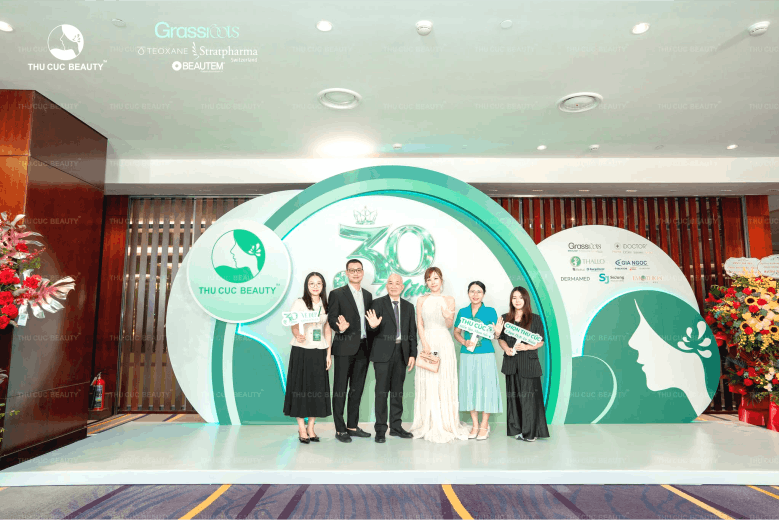 Thiết kế hashtag cầm tay